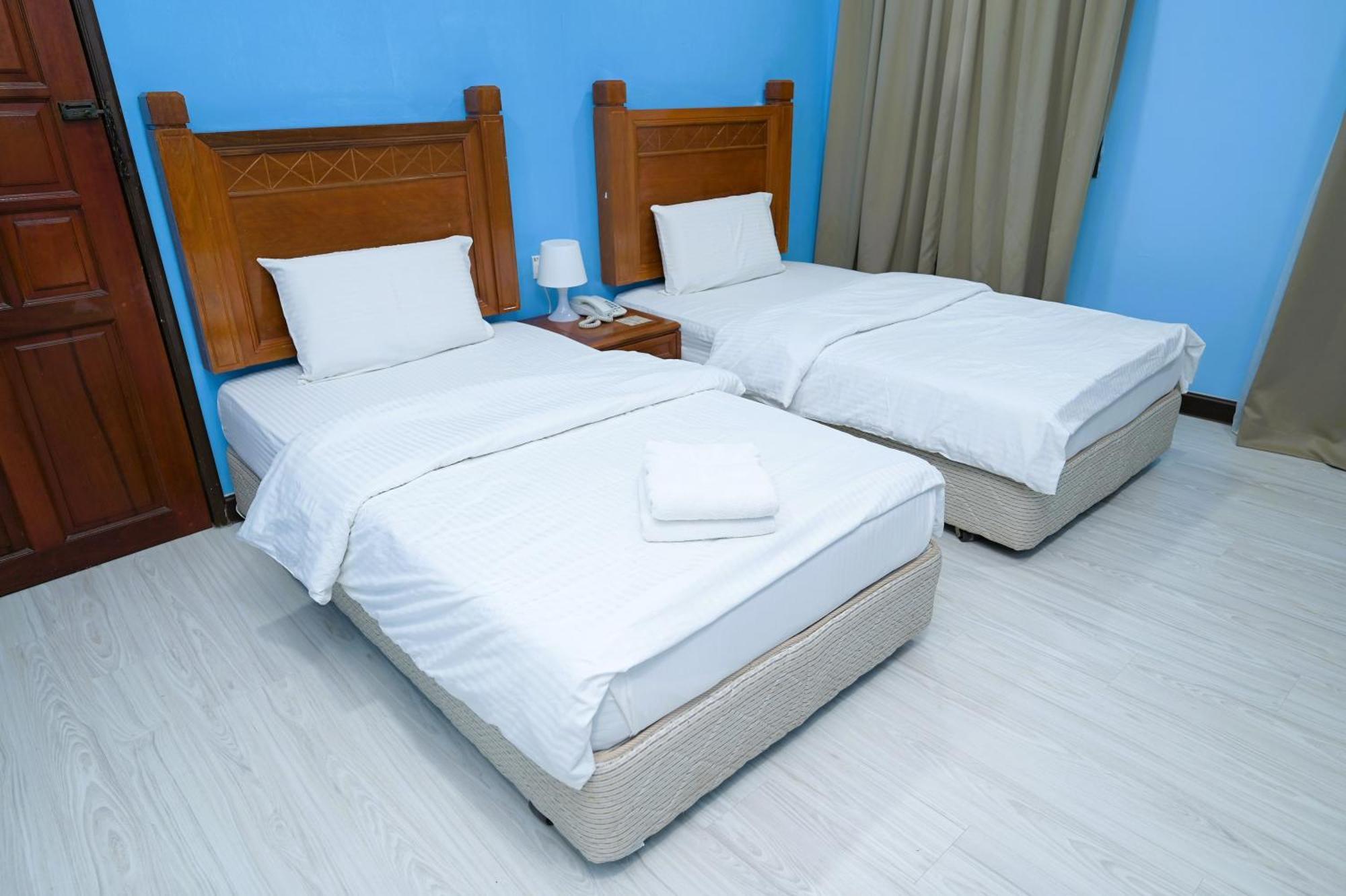 Kesedar Hotel Travel&Tours Sdn Bhd Gua Musang Exteriör bild